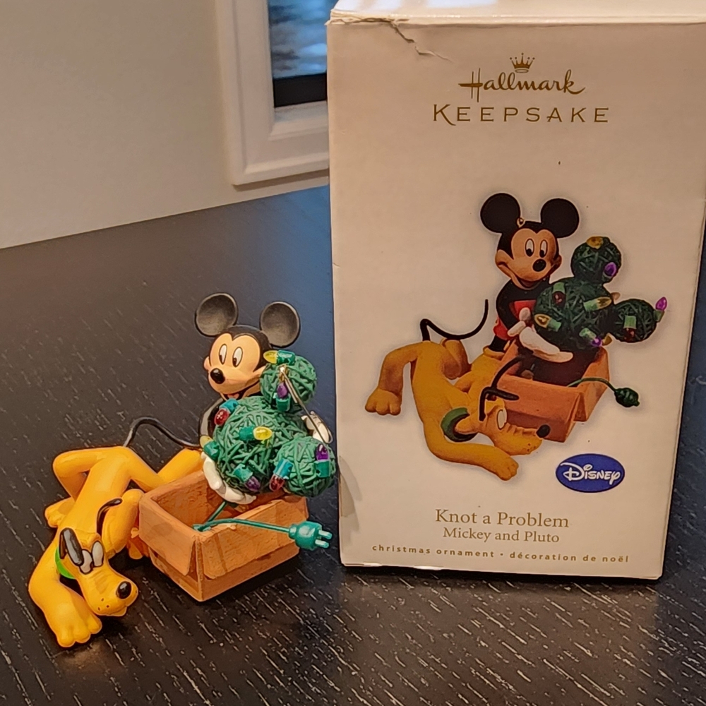 Hallmark Keepsake Mickey & Pluto Ornament